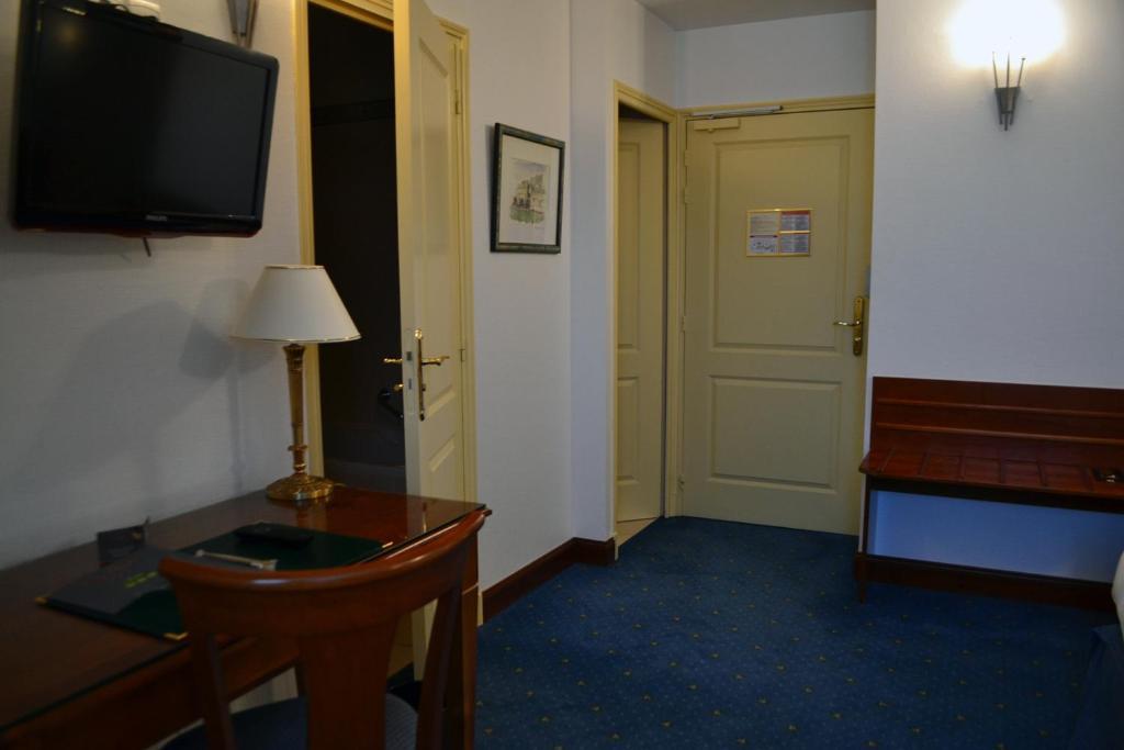 Coq hôtel Montreuil (Pas-de-Calais) Exterior foto